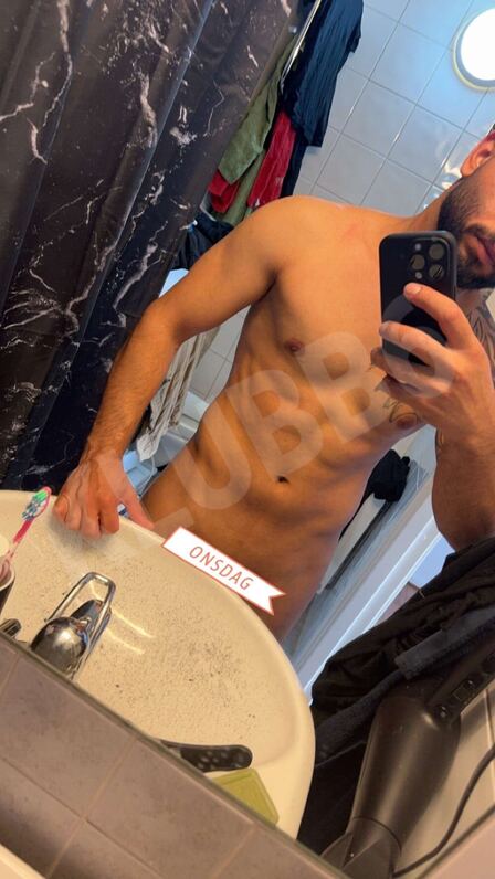 Ari695985154