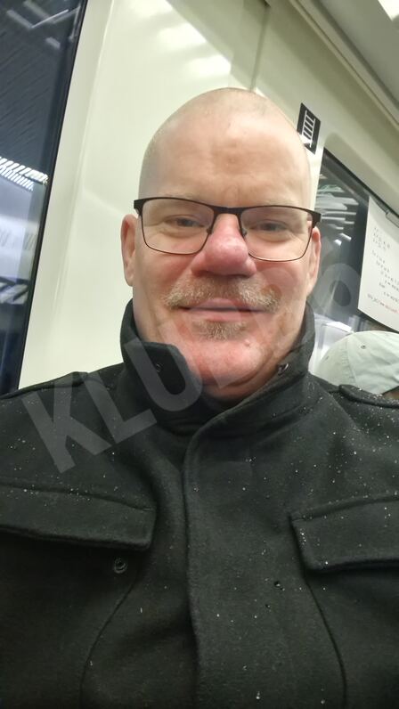 ShortBeardedMan6031878