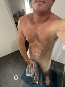 tittaromkring